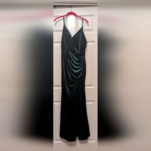 Revelry Rory Emerald Green (color 613) Velvet Dress